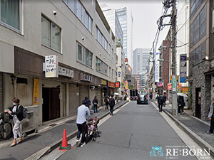 「ファミリーマート五反田駅前店」右側側道のイメージ